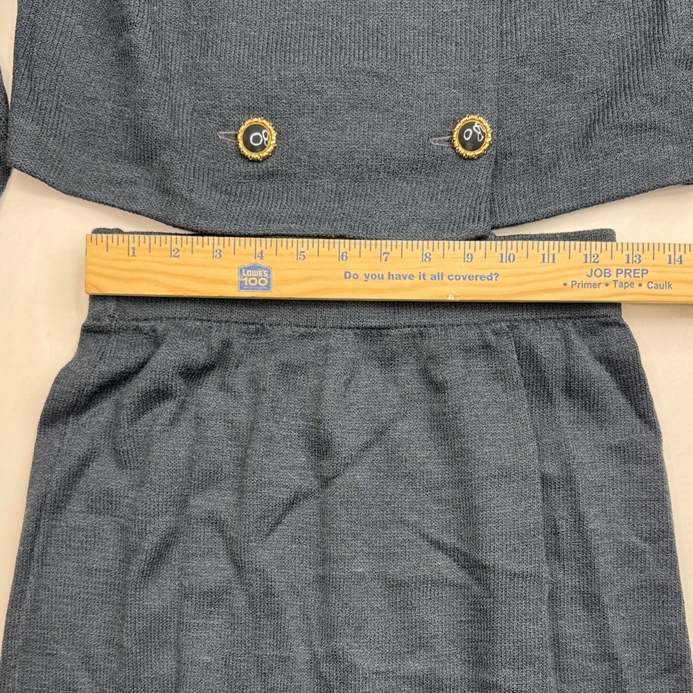 St. John Green knitted two piece suit size 8 double breasted and skirt vintage - Picture 4 of 11